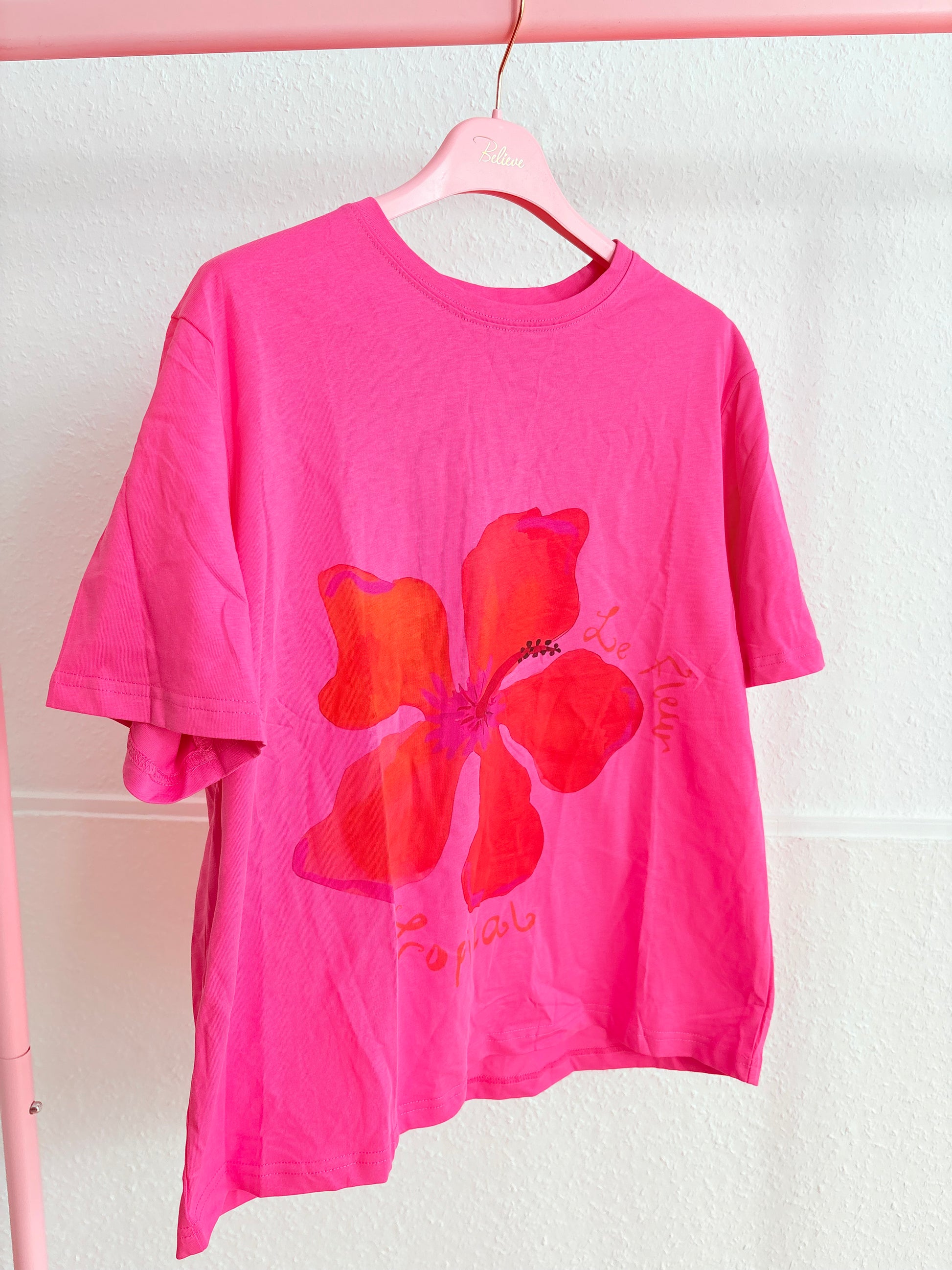 Tshirt mit Hibiskus Blume