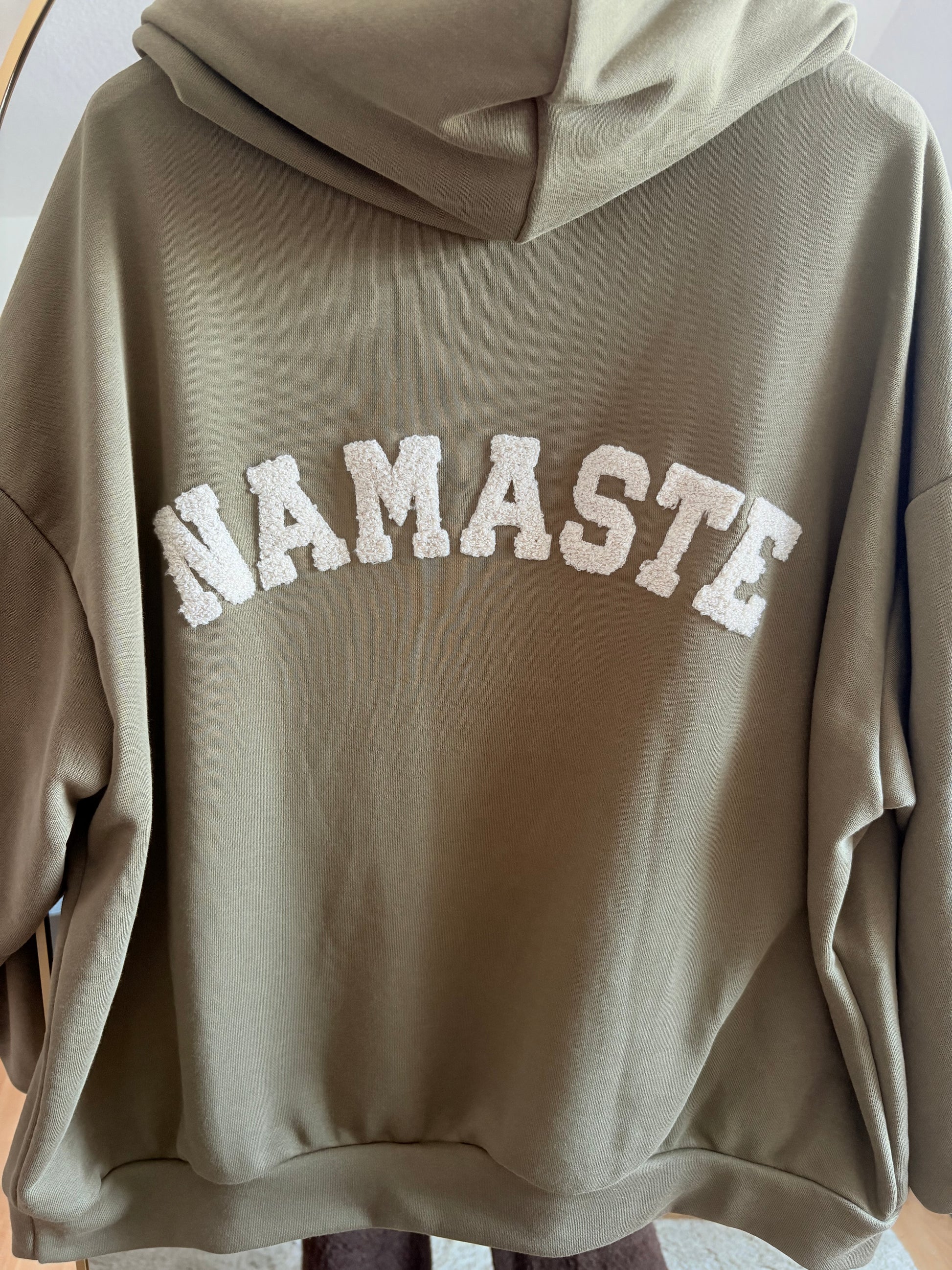 Kapuzenpullover - Namaste (Kaki)