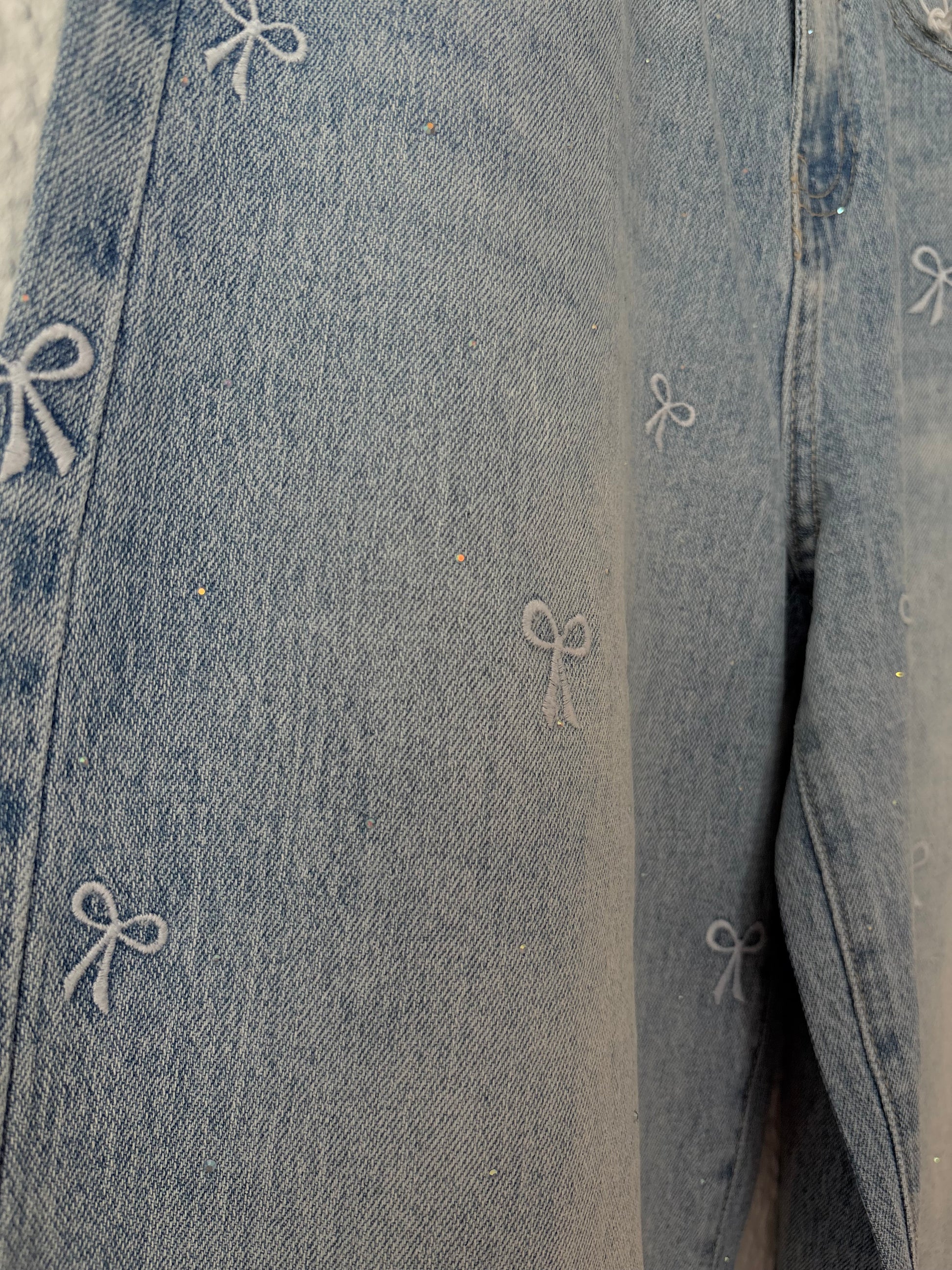 Baggy jeans schleifen & glitzer