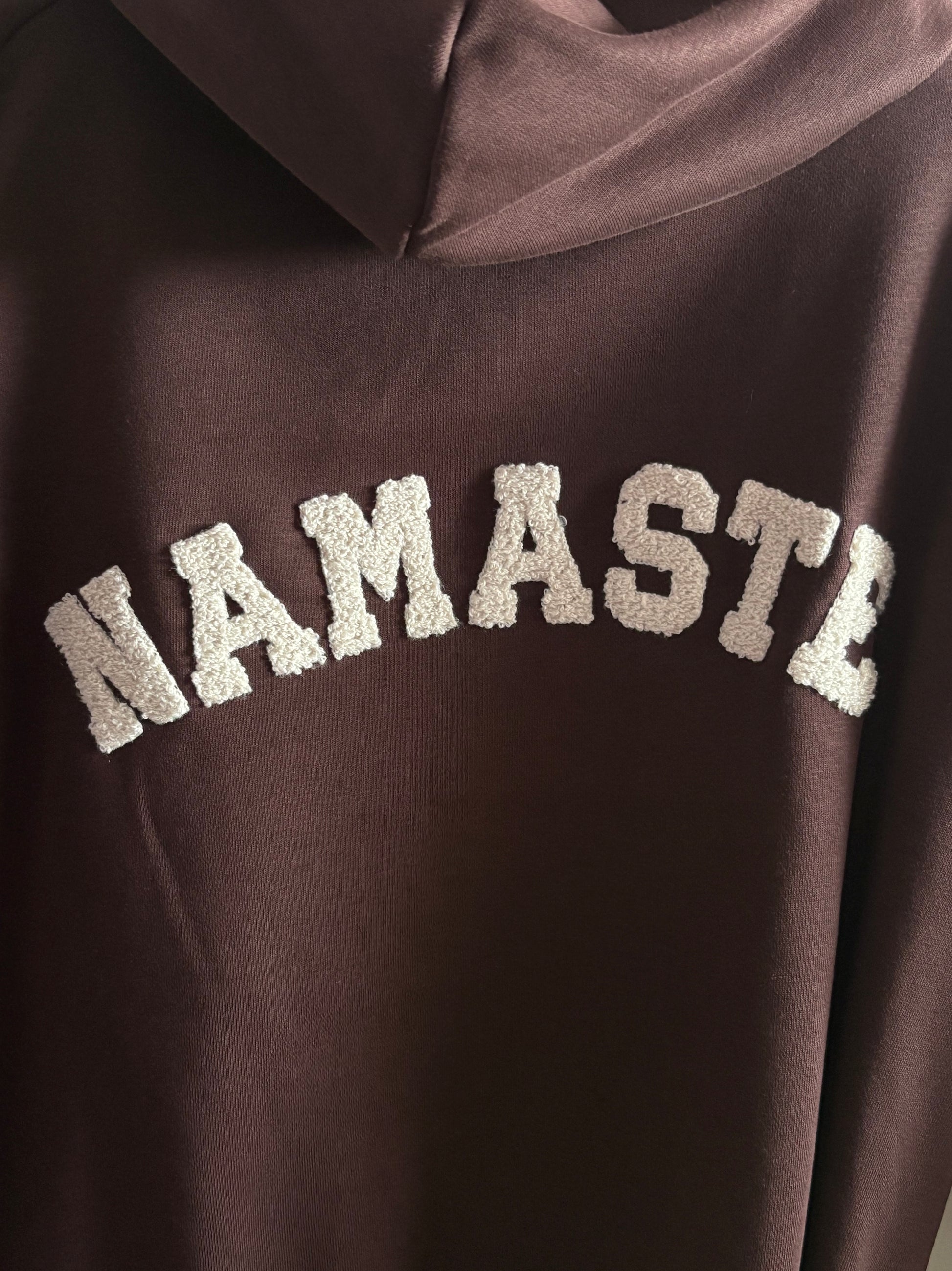 Kapuzenpullover - Namaste (Braun)