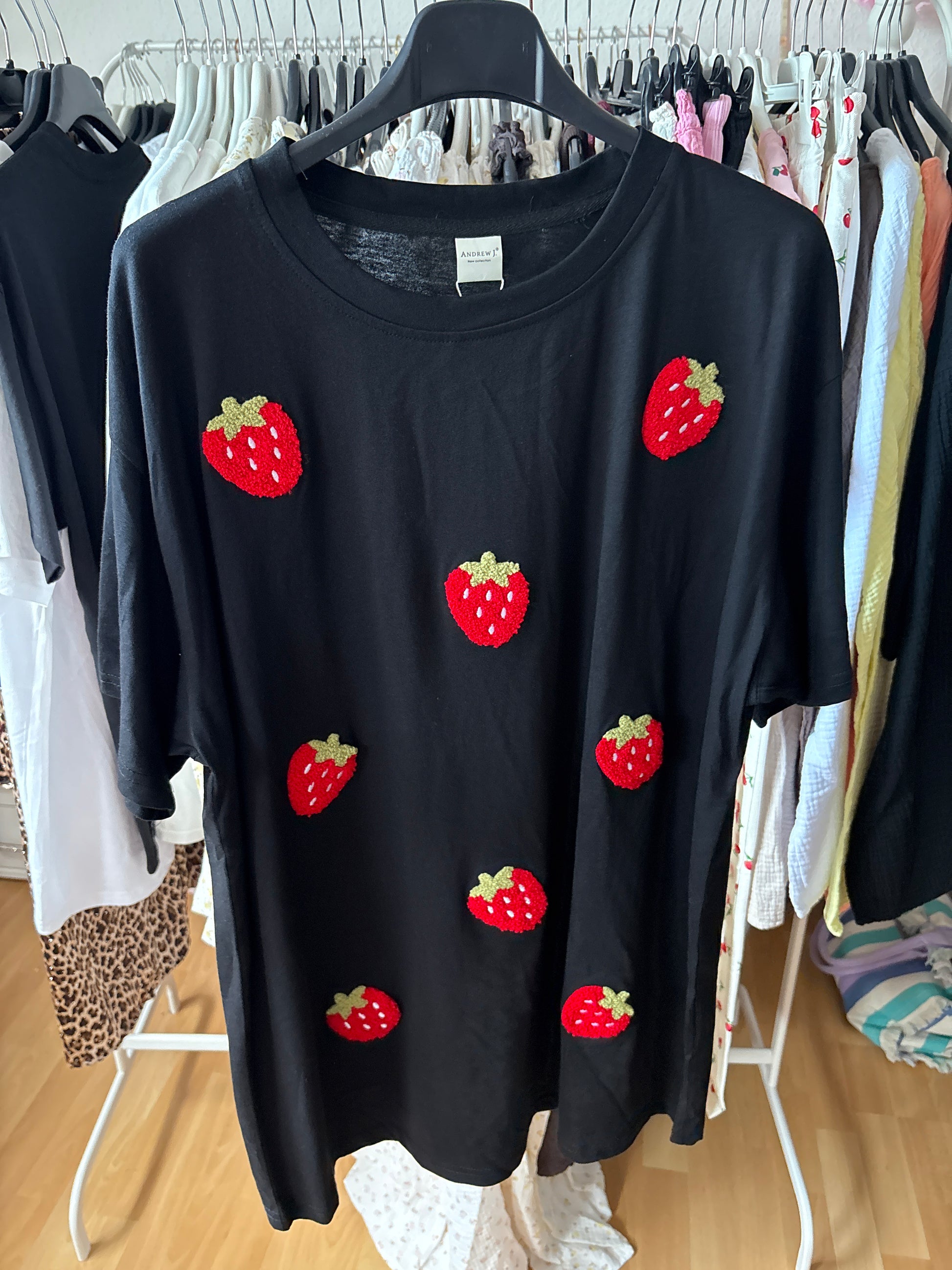 T-Shirt - Erdbeere (Schwarz)